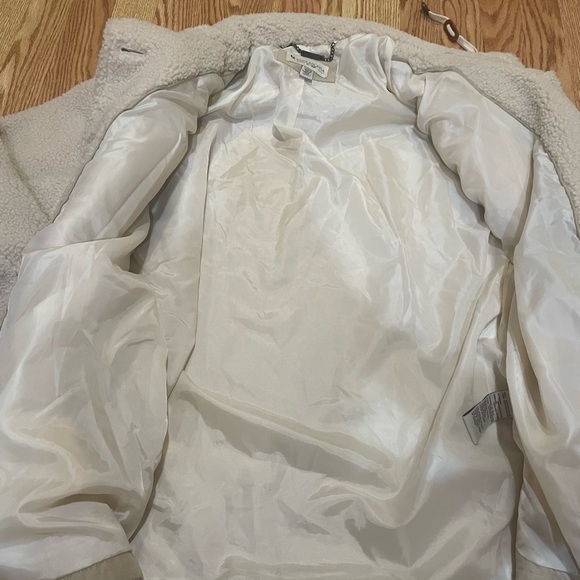 Sherpa Jacket - Picture 3 of 9